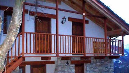 Eco Chalet Maison Dominique Challand-Saint-Anselme Exteriör bild