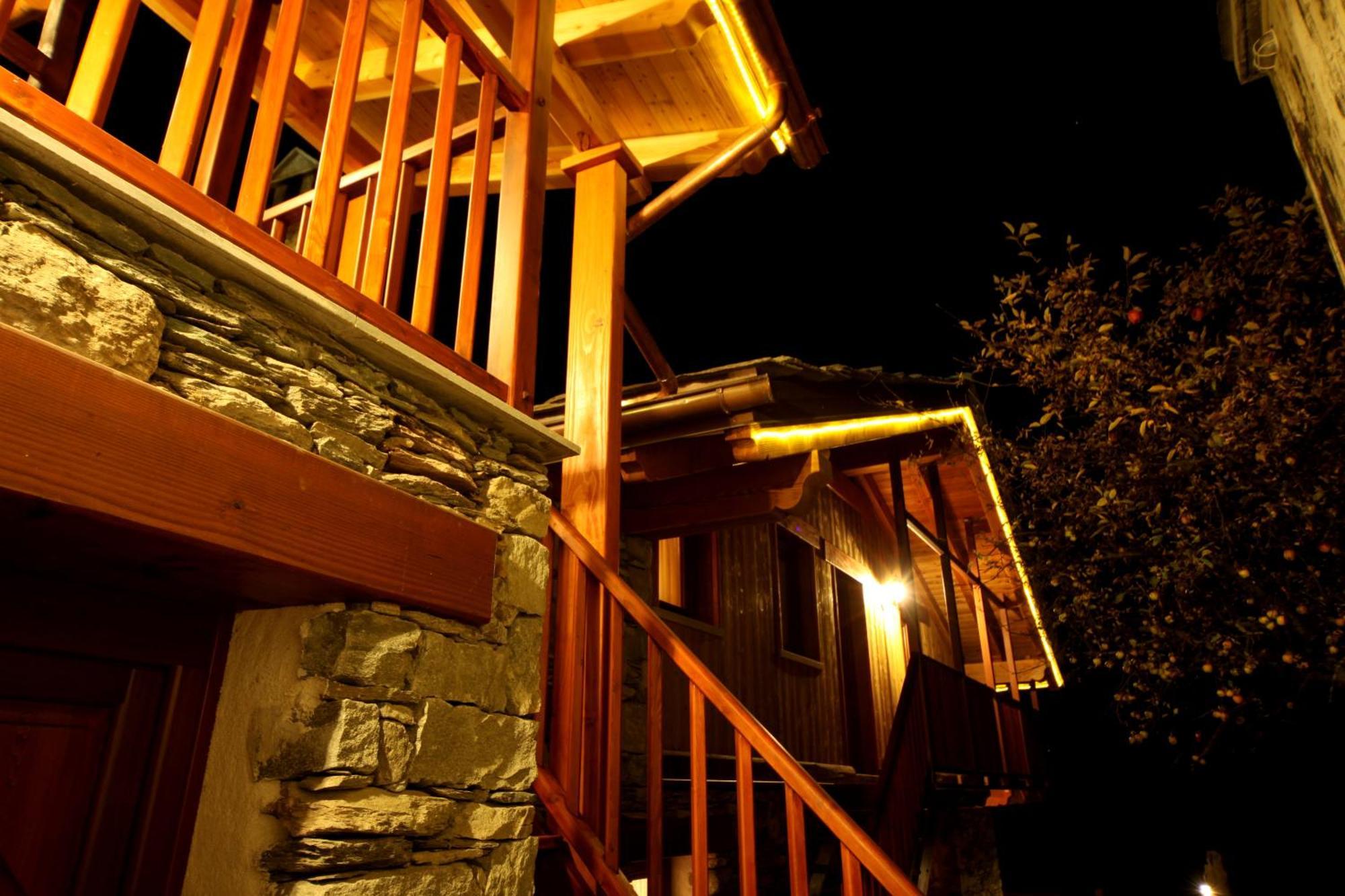 Eco Chalet Maison Dominique Challand-Saint-Anselme Exteriör bild
