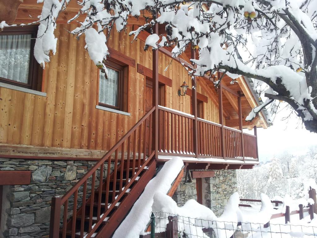 Eco Chalet Maison Dominique Challand-Saint-Anselme Exteriör bild
